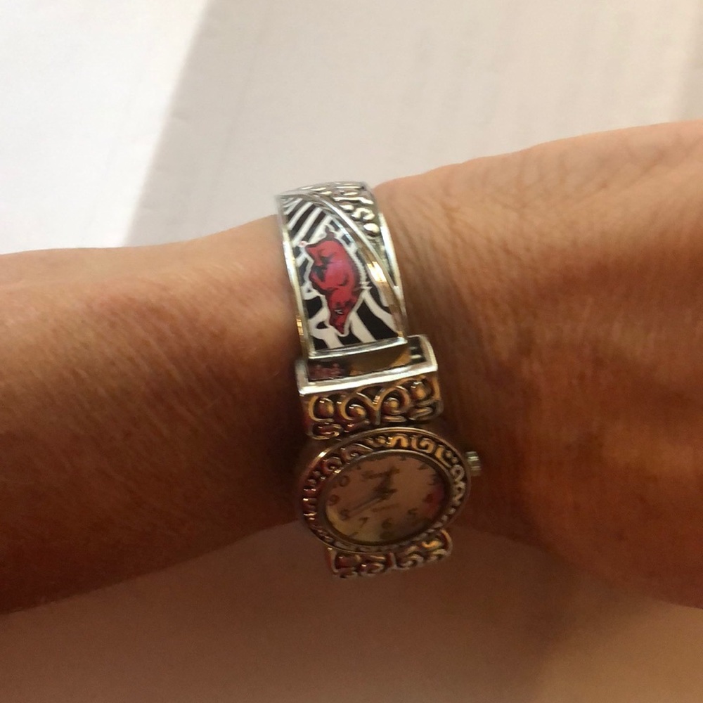 Razorback Watch - Picture 3 of 4